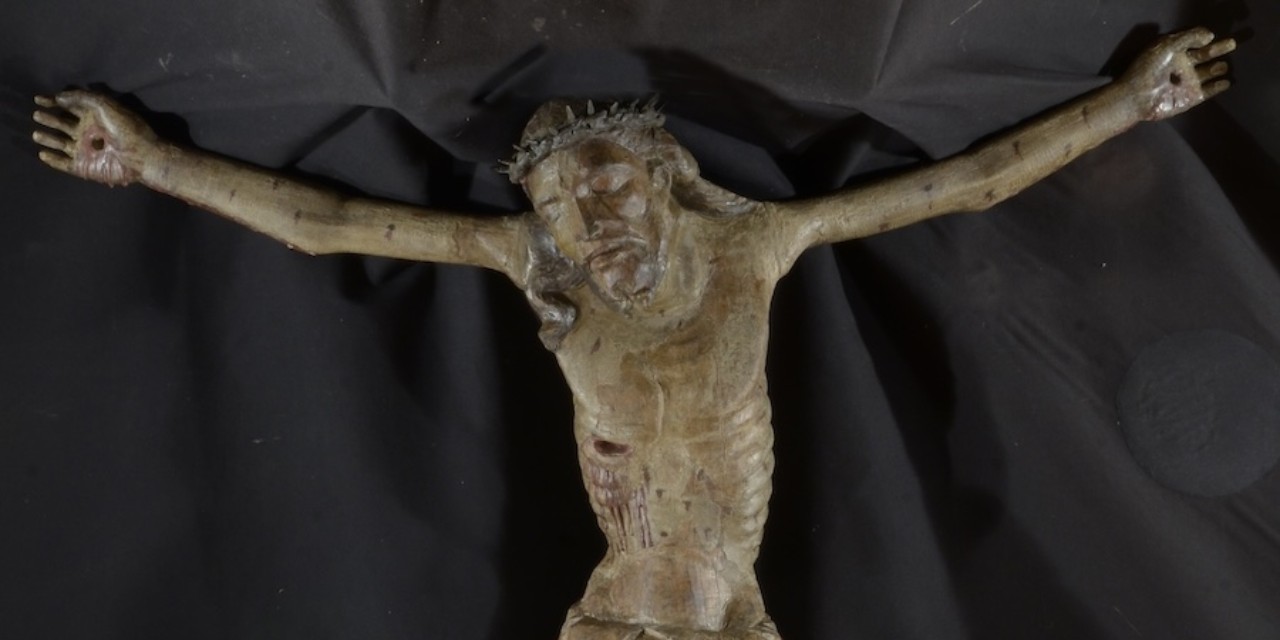 crocifisso-ligneo-Cavarzano-pre-restauro_copy_1280x640