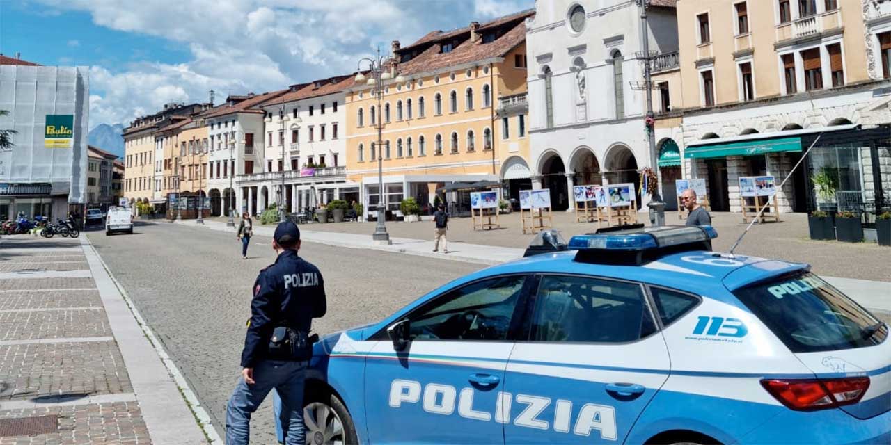 Polizia in Piazza Martiri a Belluno