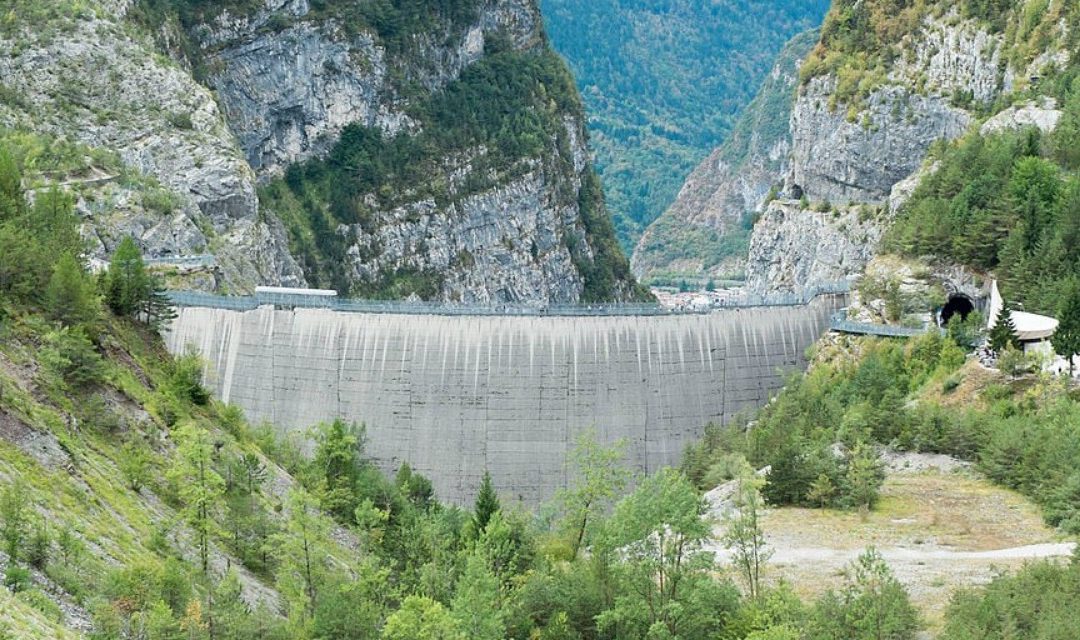 “Vajont per non dimenticare”: a Carve una mostra fotografica ripercorre la storia della tragedia e della rinascita