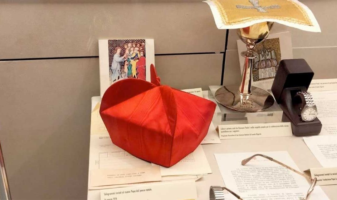 La berretta cardinalizia di Papa Luciani torna a Canale d’Agordo: prestito dall’Uganda al Museo Albino Luciani