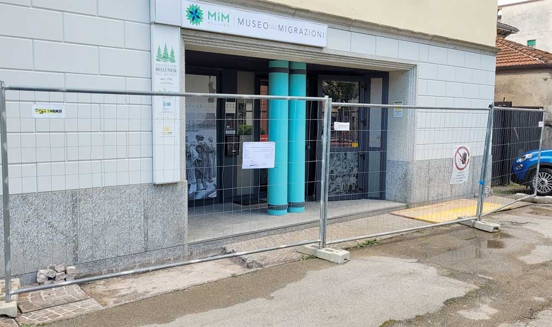 Associazione Bellunesi nel Mondo: al via i lavori per la pedana fissa per disabili grazie al 5×1000