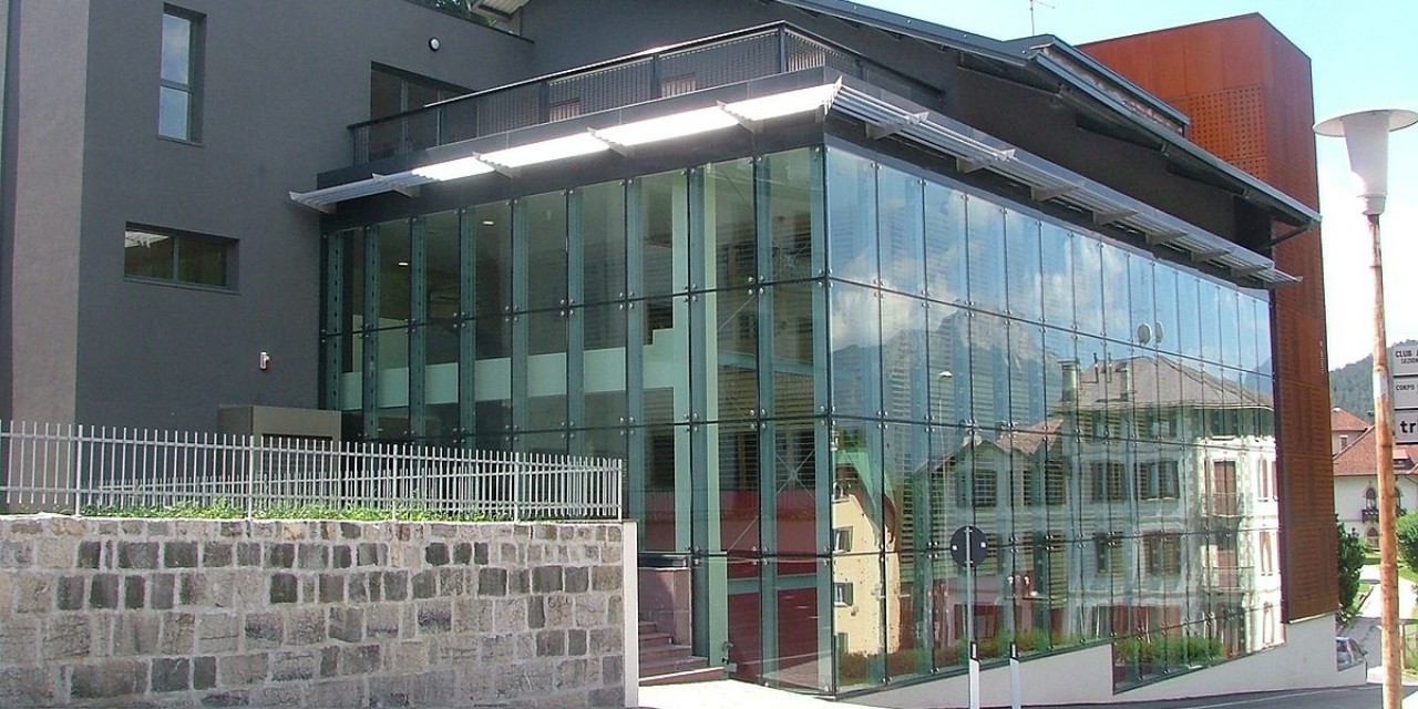 1200px-Centro_cosmo_pieve_cadore_copy_1280x640