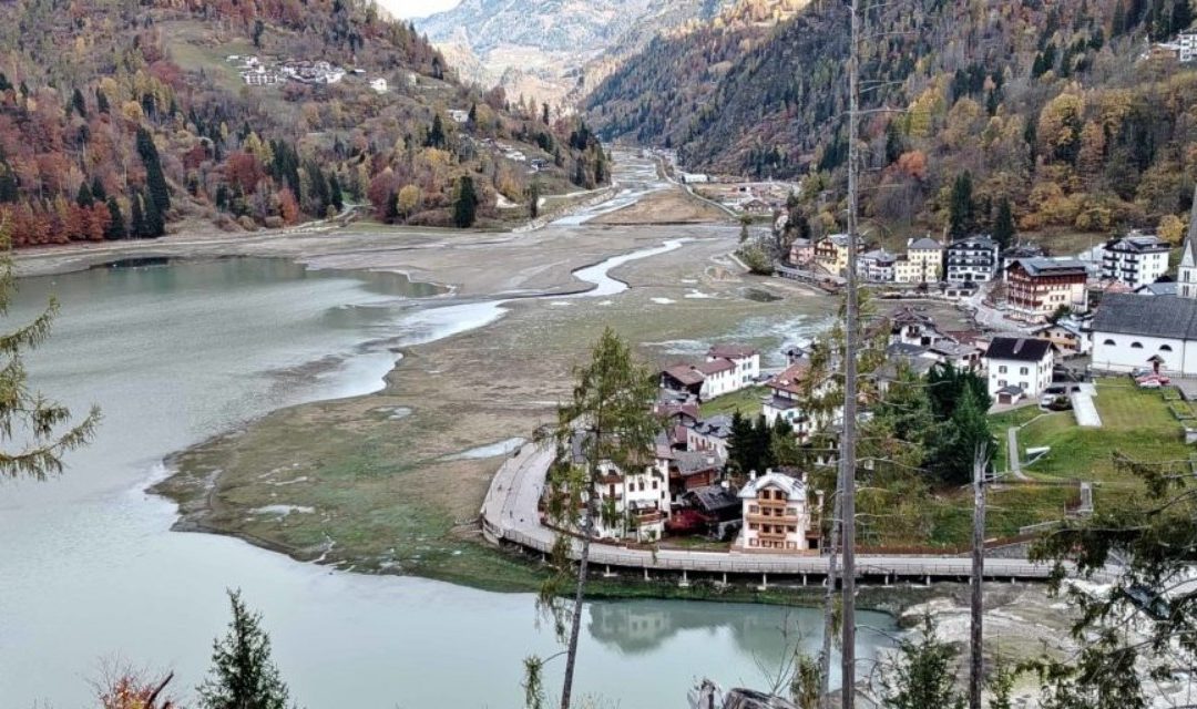 Lago di Alleghe, stanziati 7,5 milioni per la rimozione dei sedimenti: intervento storico per il bacino
