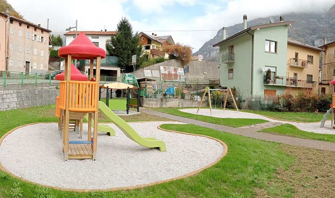 Longarone rinnova i parchi giochi: nuovi spazi per bambini e famiglie