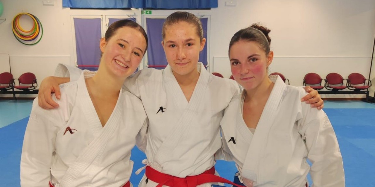 Gruppo-ragazze-1152x1536_copy_1280x640