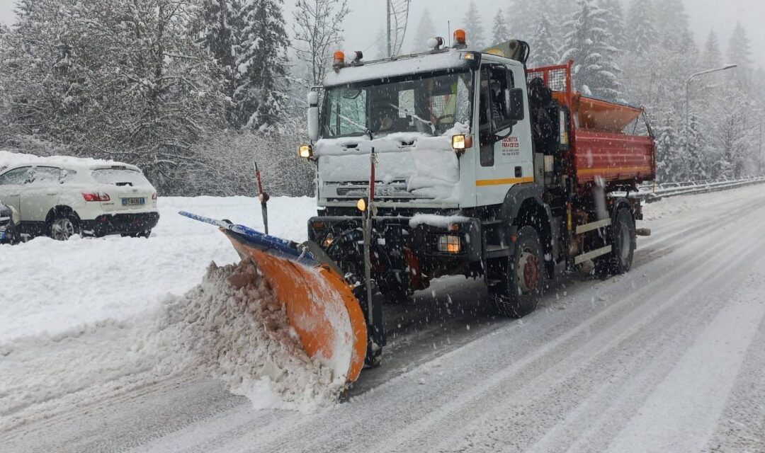 Nevicate intense sul Grappa: chiusa la SP 149 per motivi di sicurezza