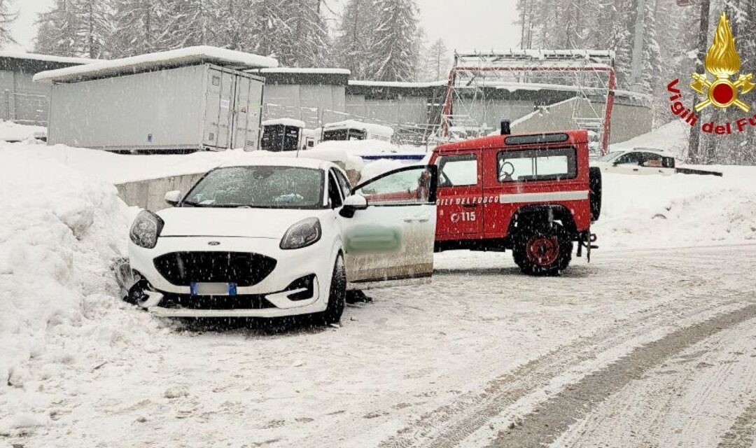 Nevicate a Belluno, oltre 30 interventi dei Vigili del Fuoco tra Cadore e Cortina