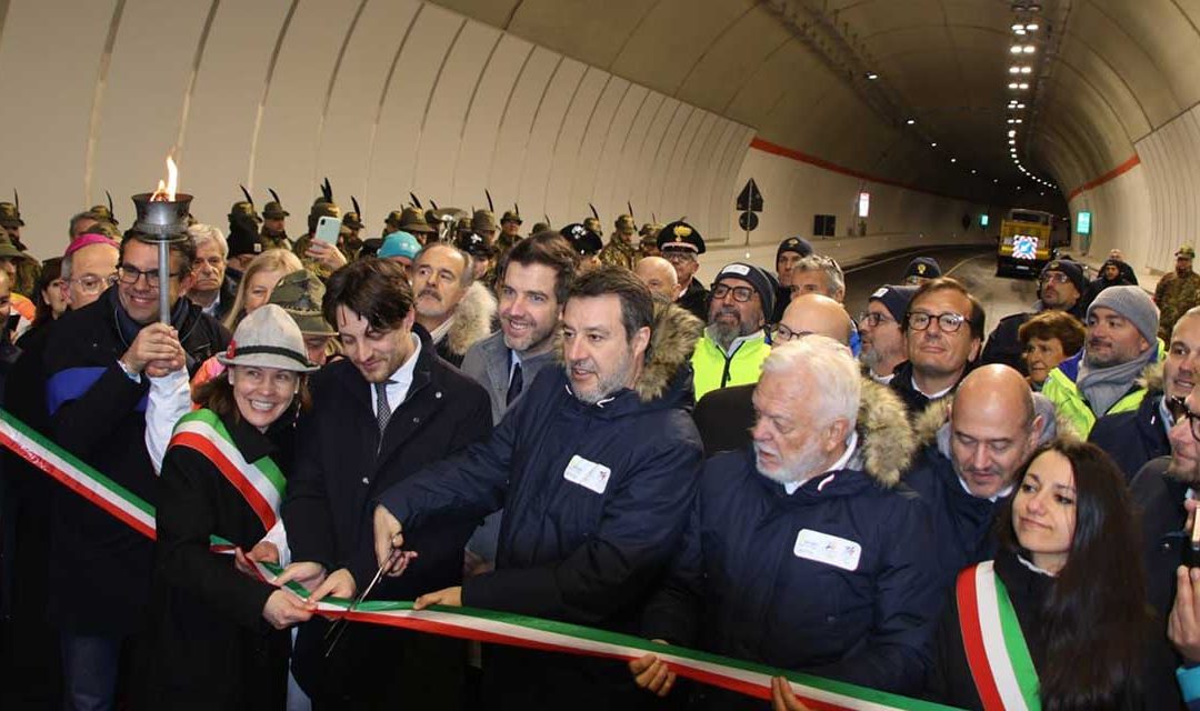 Padrin inaugura le varianti di Tai e Valle di Cadore: «Un passo storico per l’Alemagna»
