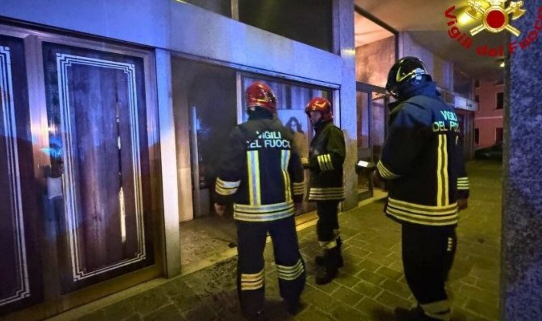 Feltre, principio d’incendio in un locale commerciale di viale Farra