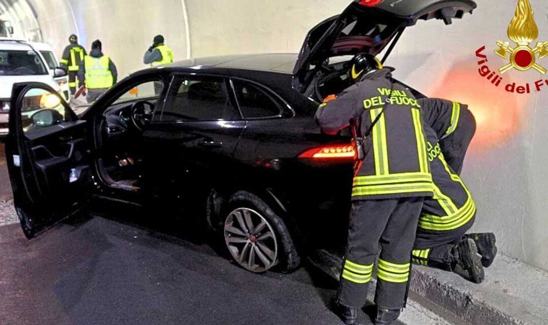 Incidente in galleria sulla A27 in direzione Venezia: intervento dei Vigili del Fuoco di Belluno