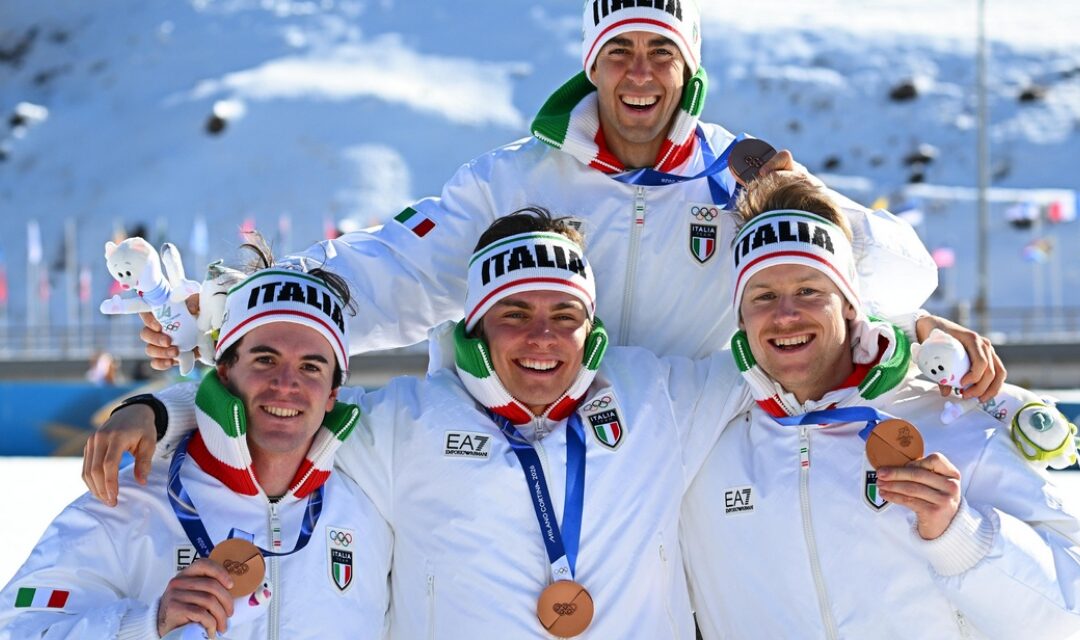 Staffetta olimpica, bronzo per l’Italia: nel quartetto anche i bellunesi Elia Barp e Davide Graz