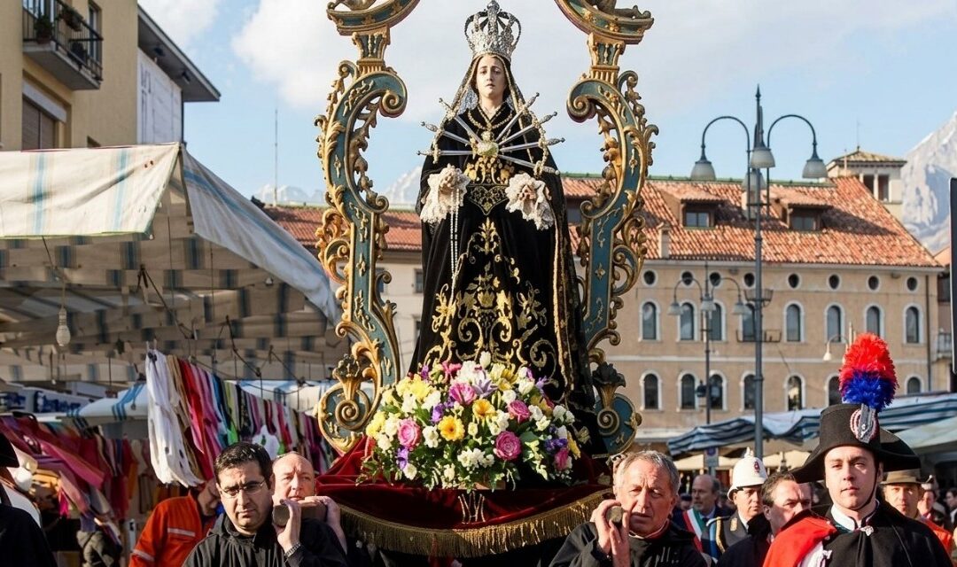 Belluno celebra la Madonna Addolorata: fede, storia e la tradizionale fiera “dei fis-ciòt”