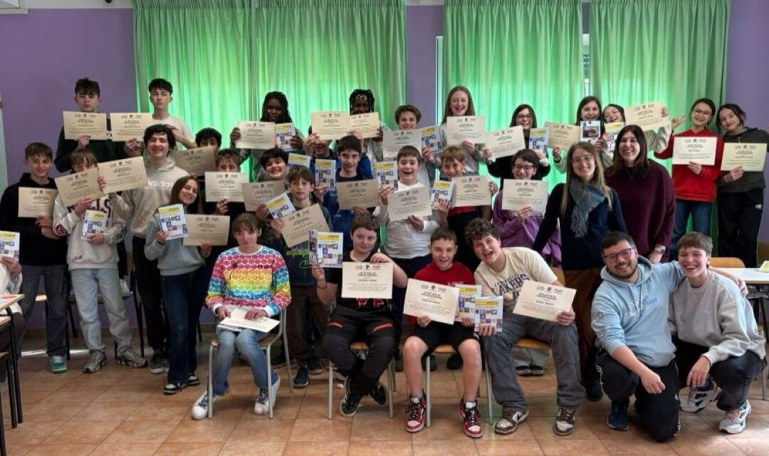 Il volontariato entra in classe a Limana: studenti protagonisti con le recensioni di giochi da tavolo