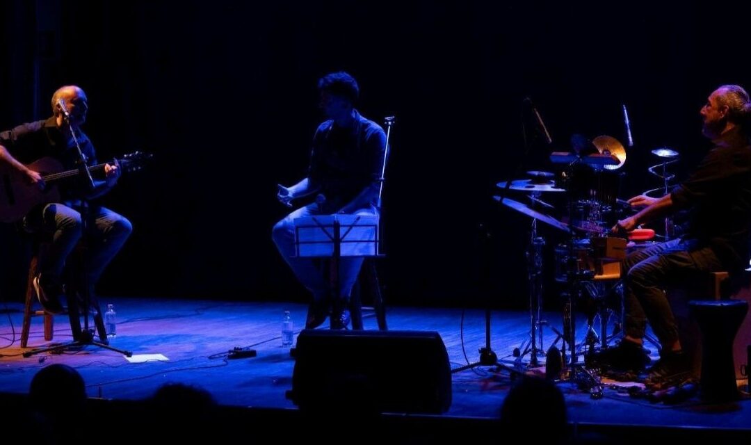 Concerto del Trio Faber a Borgo Valbelluna: omaggio a De André per i 30 anni dell’Università degli Adulti e Anziani