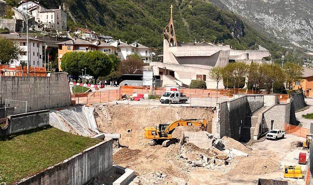 Longarone cambia volto: quasi conclusi i lavori in Piazza 9 Ottobre, per l’area ex Poste si punta al 2027
