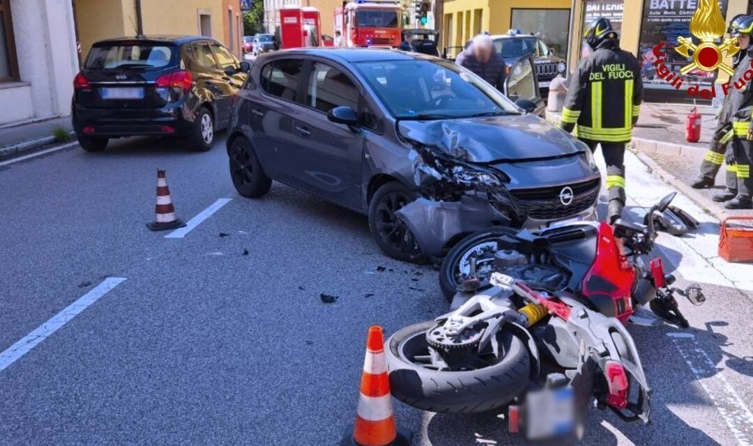 Ponte nelle Alpi, scontro tra un’auto e una moto in via dei Zattieri: ferito il motociclista
