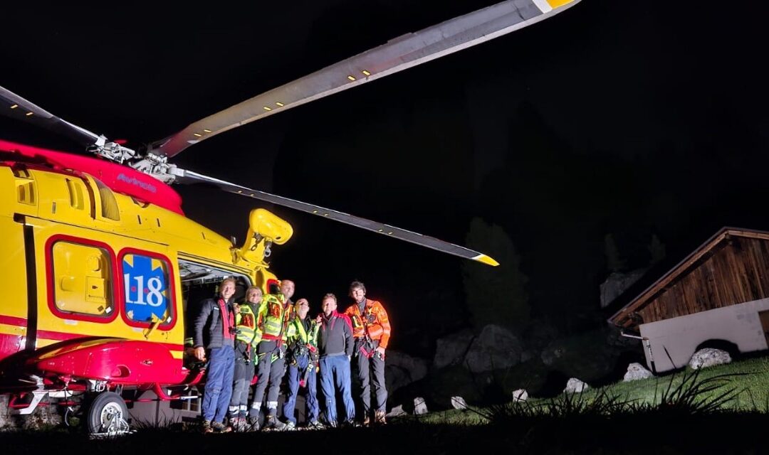 Storico salvataggio notturno in parete sulle Dolomiti: elisoccorso recupera due alpinisti a Cortina