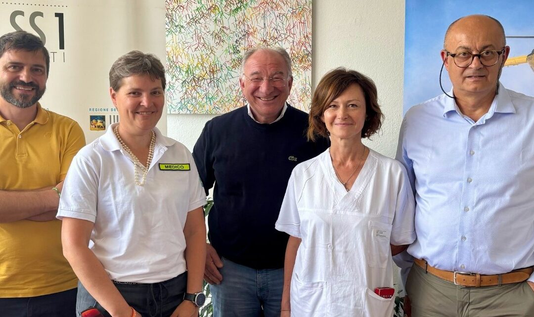 Sanità, varato il Piano Estate dell’ULSS 1 Dolomiti: oltre 1,1 milioni di euro per emergenza, montagna e prevenzione caldo