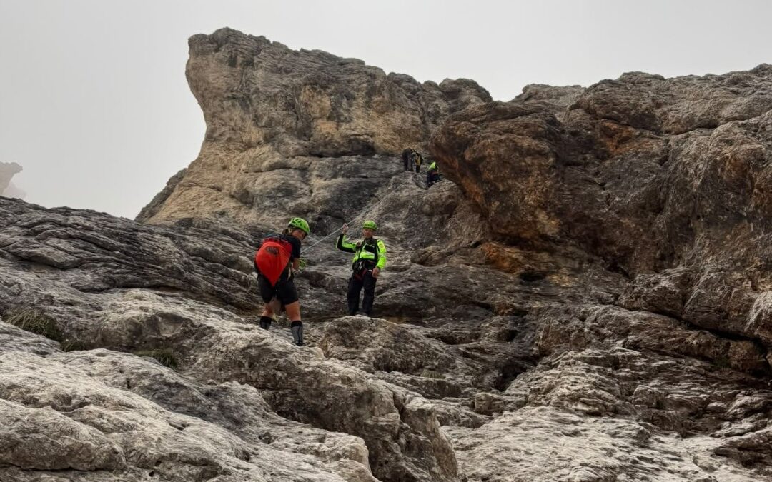 Cortina, coppia di escursionisti recuperata sotto la Croda del Becco