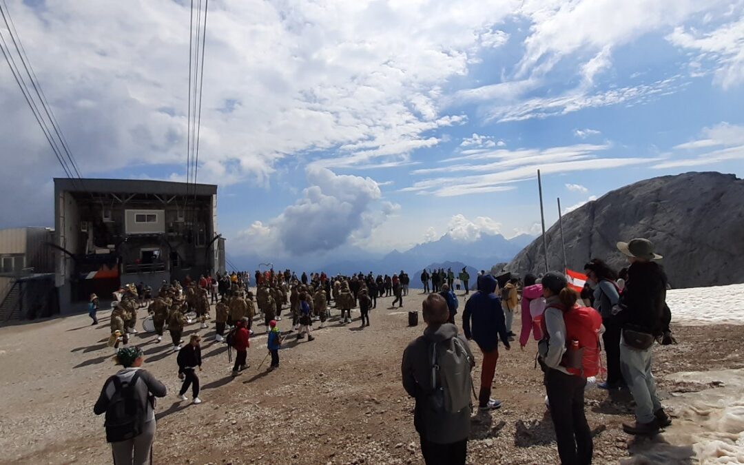 La Fanfara Congedati della Brigata Alpina Cadore torna sulla Marmolada