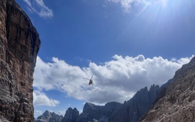 Cade lungo la Ferrata Zandonella sulla Croda Rossa: morto un escursionista di 43 anni