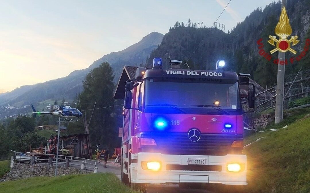 Incendio Colle Santa Lucia, aggiornamento: focolai a Rucavà e vigili del fuoco a presidio di Larzonei