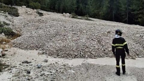Frana A Passo Staulanza Verifiche In Corso Sulla Strada Per Il Rifugio Frana A Passo Staulanza Verifiche In Corso Sulla Strada Per Il Rifugio