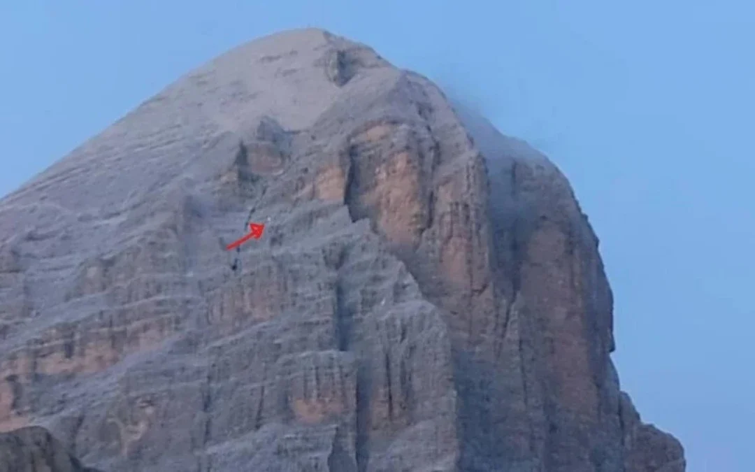 Cortina, bloccati a 2.900 metri sulla Tofana di Rozes: recuperati due alpinisti francesi