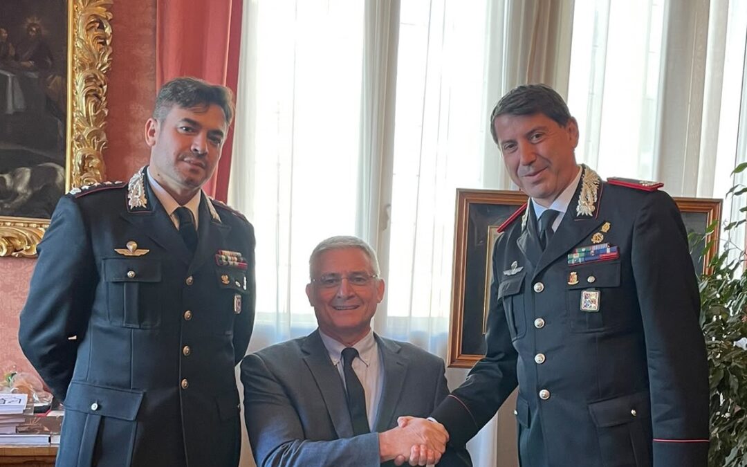 Visita ufficiale a Palazzo Rosso: il generale Bramato incontra il sindaco di Belluno De Pellegrin