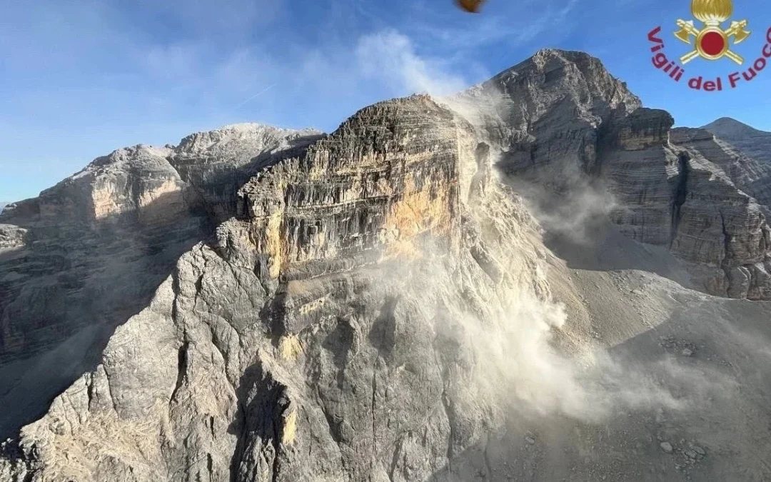 Frana sulle Tofane a Cortina: nessun ferito, ordinanza del Sindaco per chiudere la Val Travenanzes