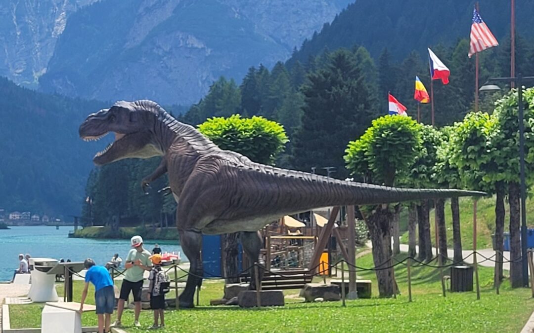 Grande successo per la mostra sui dinosauri ad Auronzo di Cadore: 8.000 visitatori
