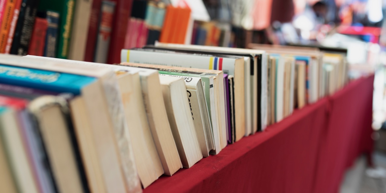 old-books-arrangement-second-hand-market