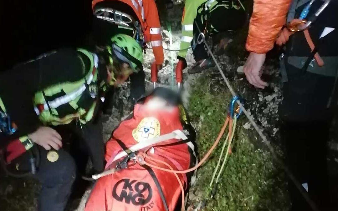 San Gregorio nelle Alpi, escursionista precipita sul Monte Pizzocco: salvato nella notte grazie al GPS del smartwatch